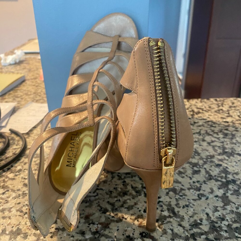 Michael Kors Zip back Sandal Size 9